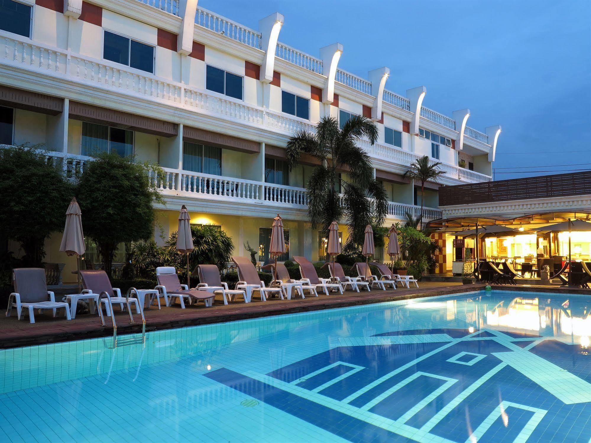 Windmill Resort Hotel Pattaya Exterior foto